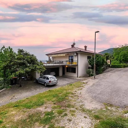 With A Parking Space Lovran, Opatija - 7869 شقة لوفغان