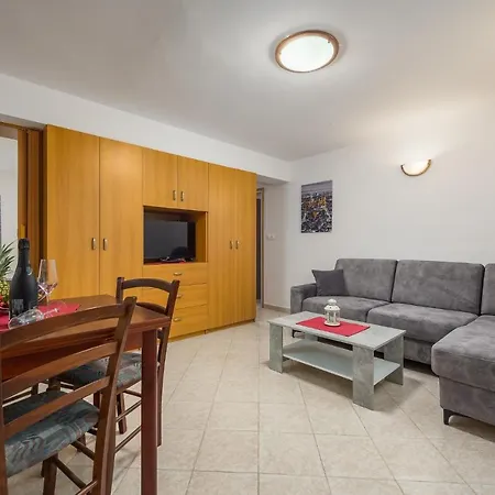 With A Parking Space Lovran, Opatija - 7869 Appartamento Laurana