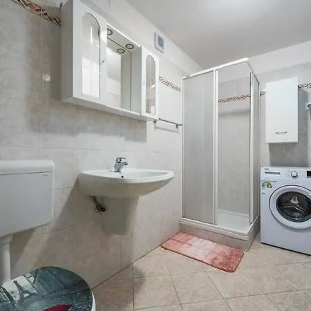 With A Parking Space Lovran, Opatija - 7869 لوفغان